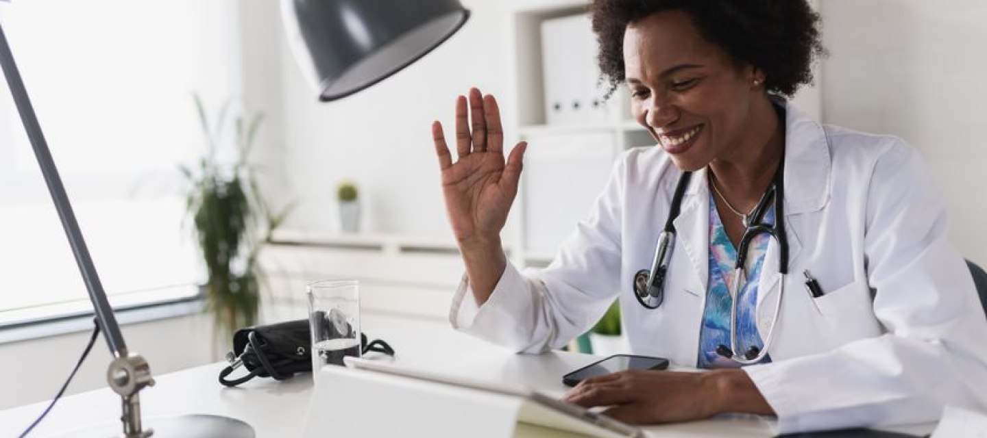 Entrepreneurs_in_healthcare_blog_parallax_desktop