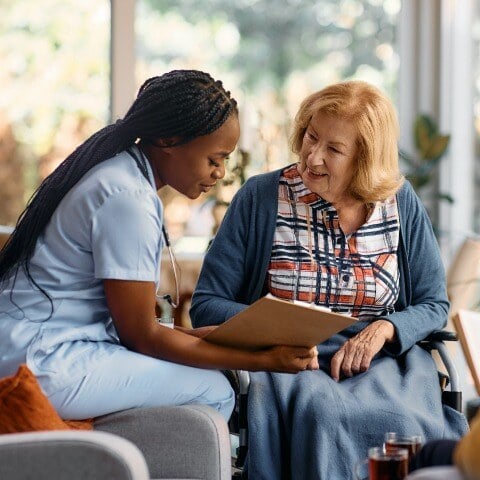 Blog_5TrendsinSeniorLiving_SquareBanner Blog_5TrendsinSeniorLiving_SquareBanner
